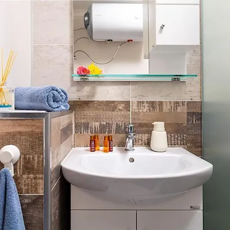 Florance Flat Next To Old Town & Center New Plovdiv